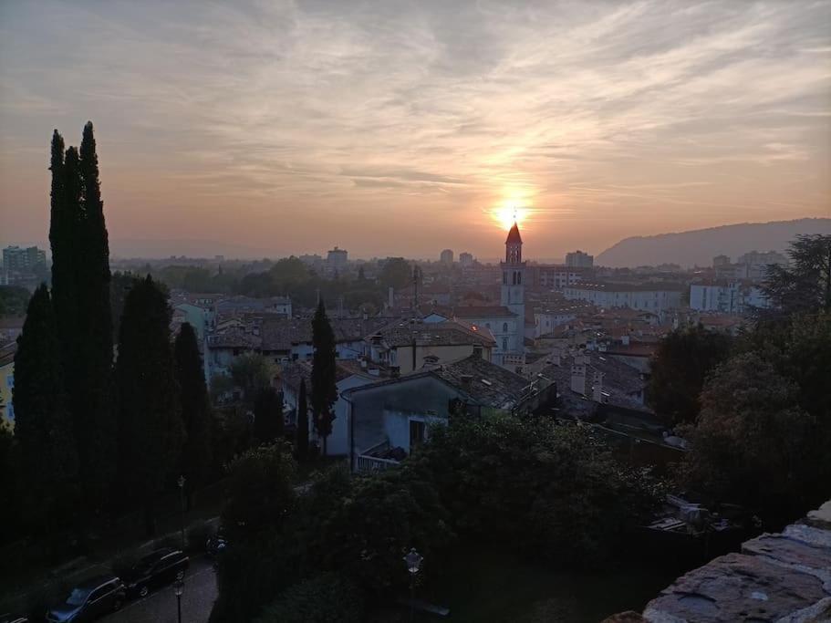 Appartamento Bonbon, Centro Storico Con Parcheggio Gorizia Exterior foto